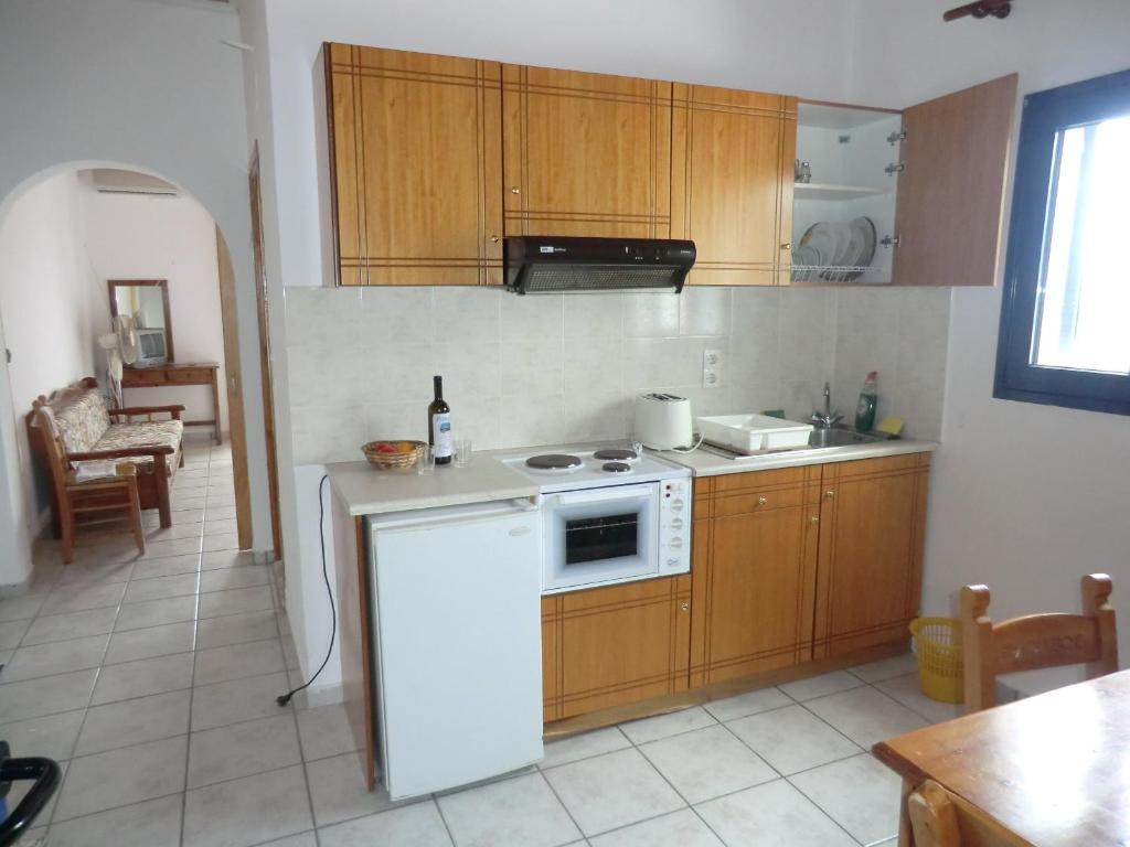 Flisvos Apartments Франгокастелло Экстерьер фото